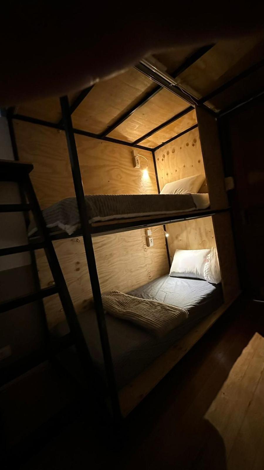 Hostel Hug Brasil Curitiba Luaran gambar