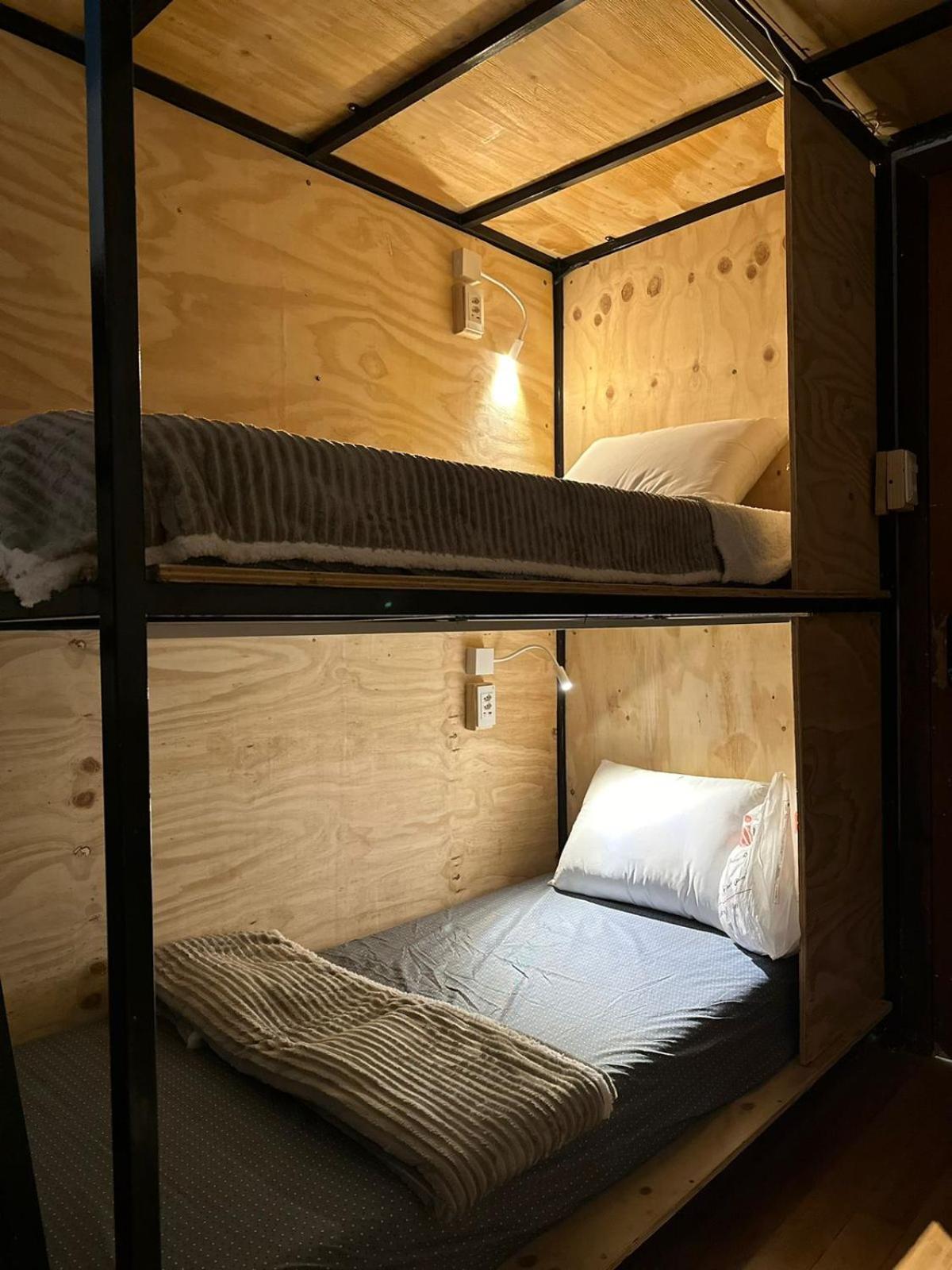 Hostel Hug Brasil Curitiba Luaran gambar