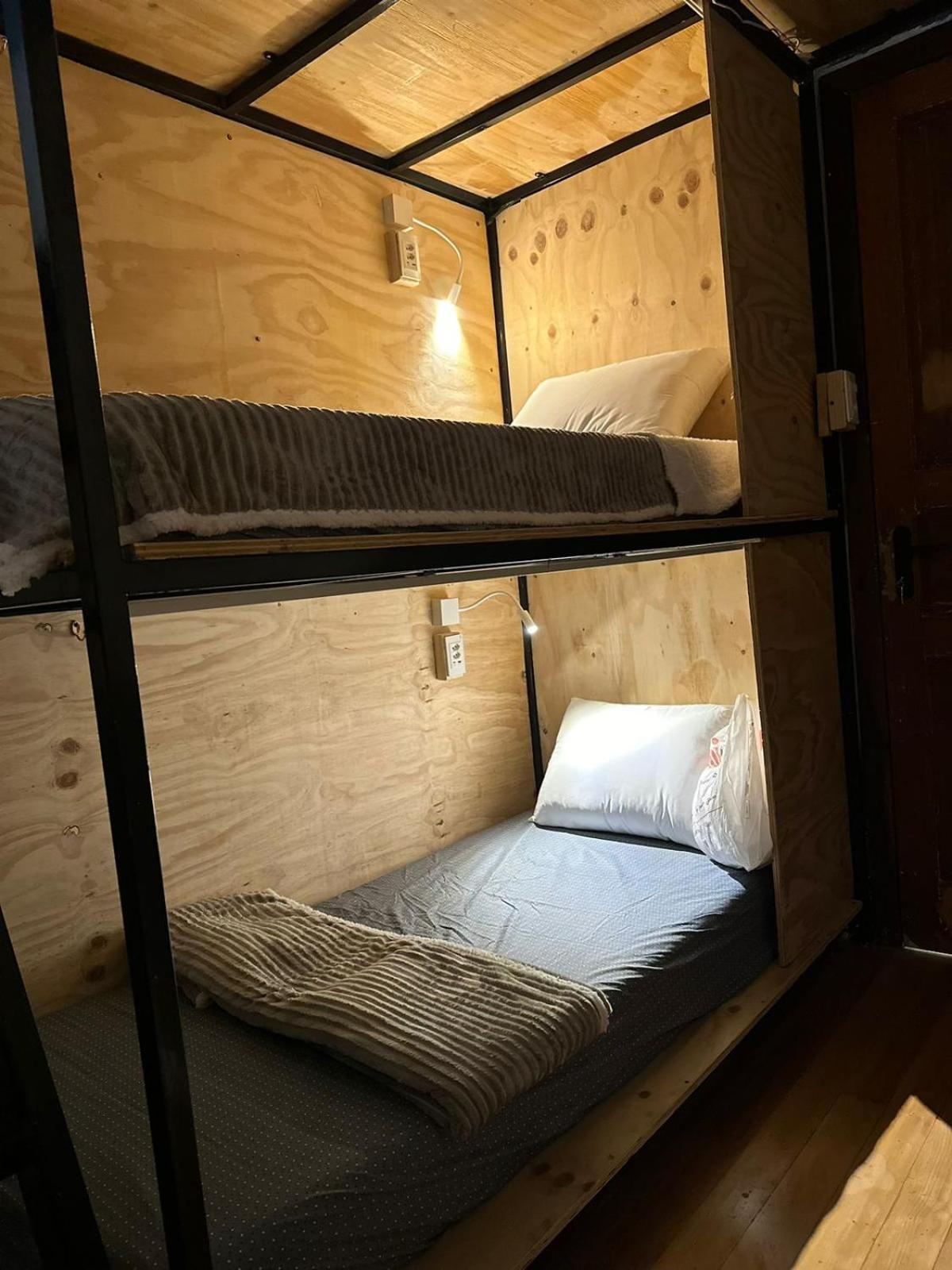 Hostel Hug Brasil Curitiba Luaran gambar