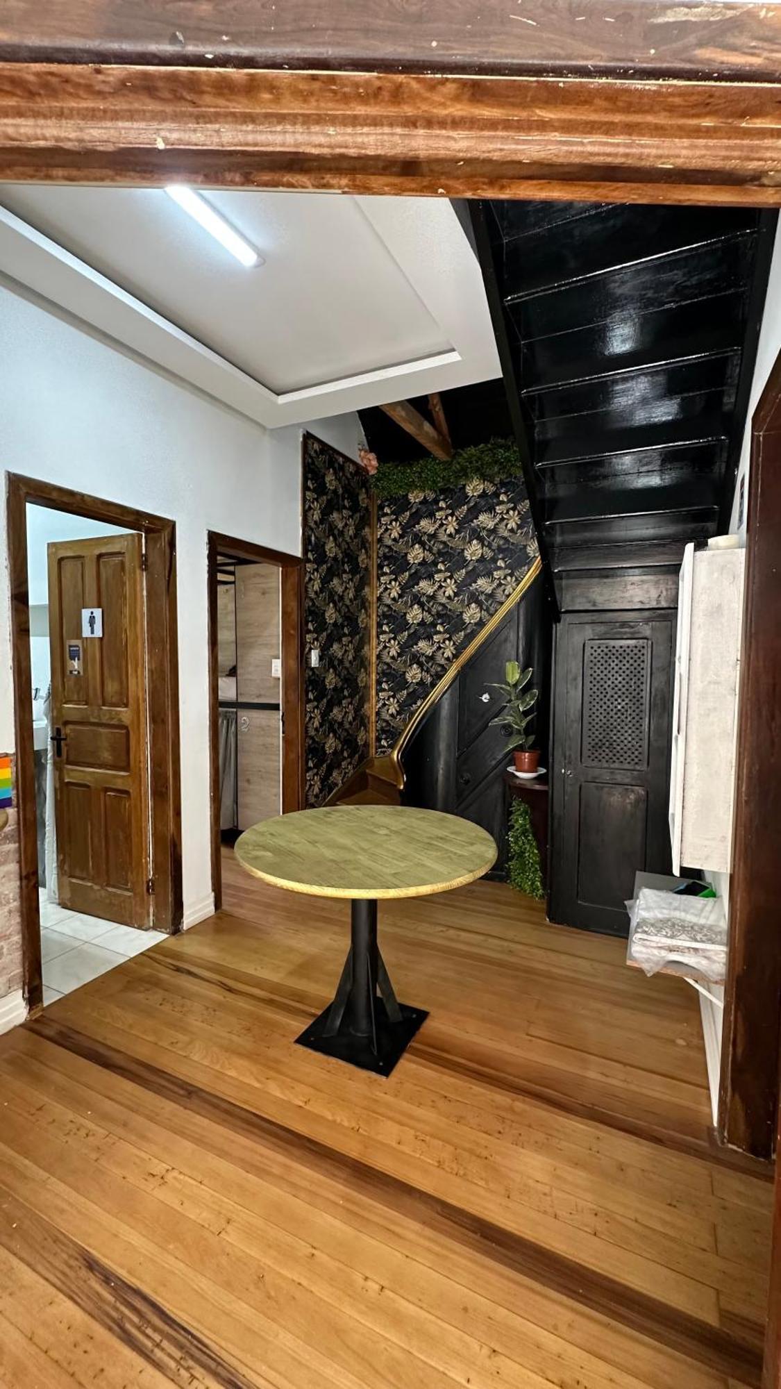 Hostel Hug Brasil Curitiba Luaran gambar