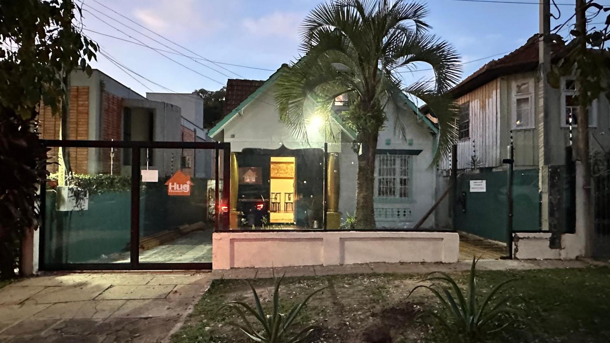 Hostel Hug Brasil Curitiba Luaran gambar